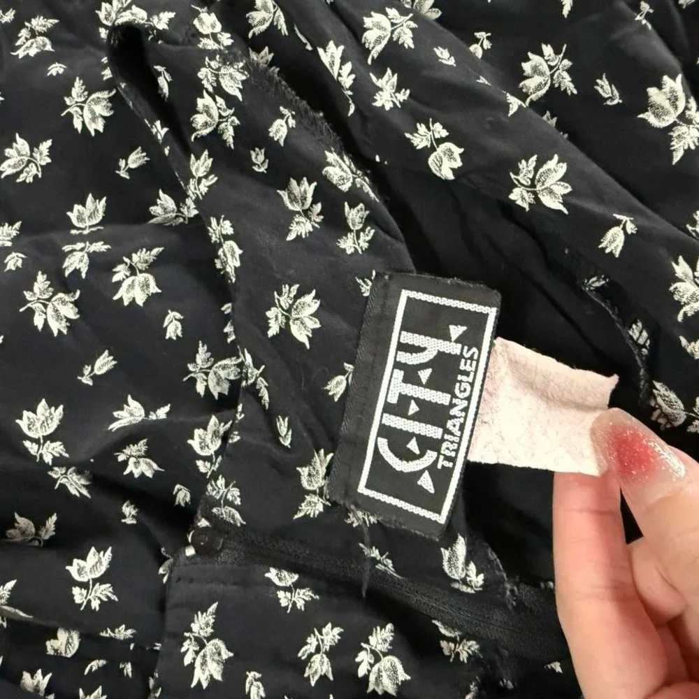 floral jumpsuit  90s cottagecore city triangles fits‎ like a medium